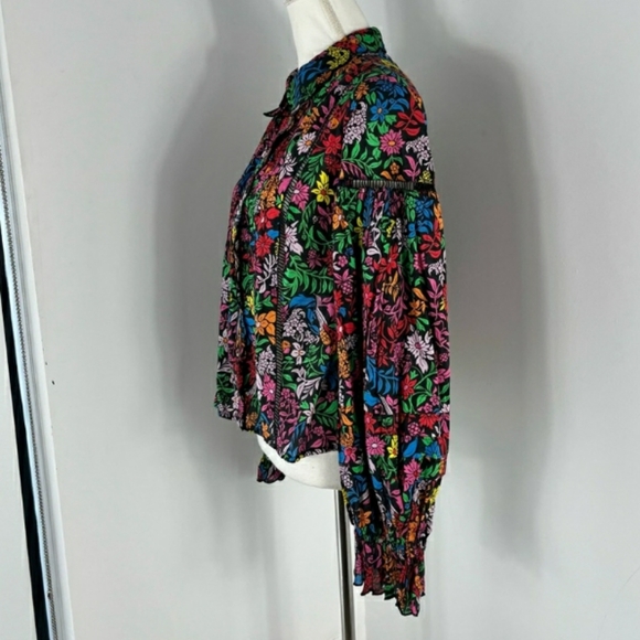 NEW Farm Rio floral button down shirt - Picture 3 of 7